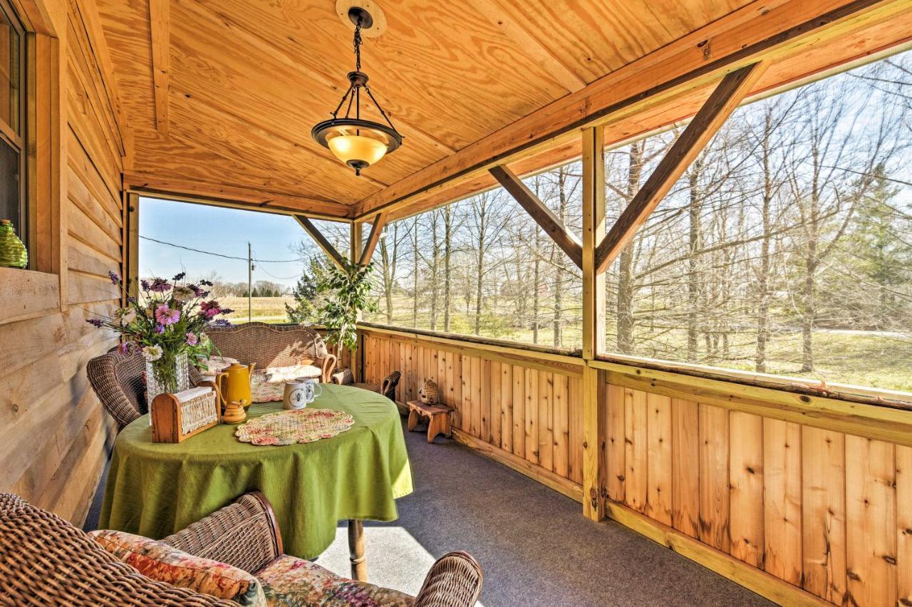 Honey House Cabin - A Quiet Countryside Retreat! Nappanee Kültér fotó