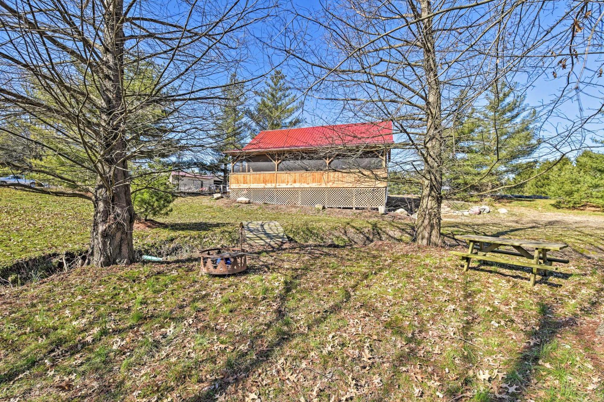 Honey House Cabin - A Quiet Countryside Retreat! Nappanee Kültér fotó