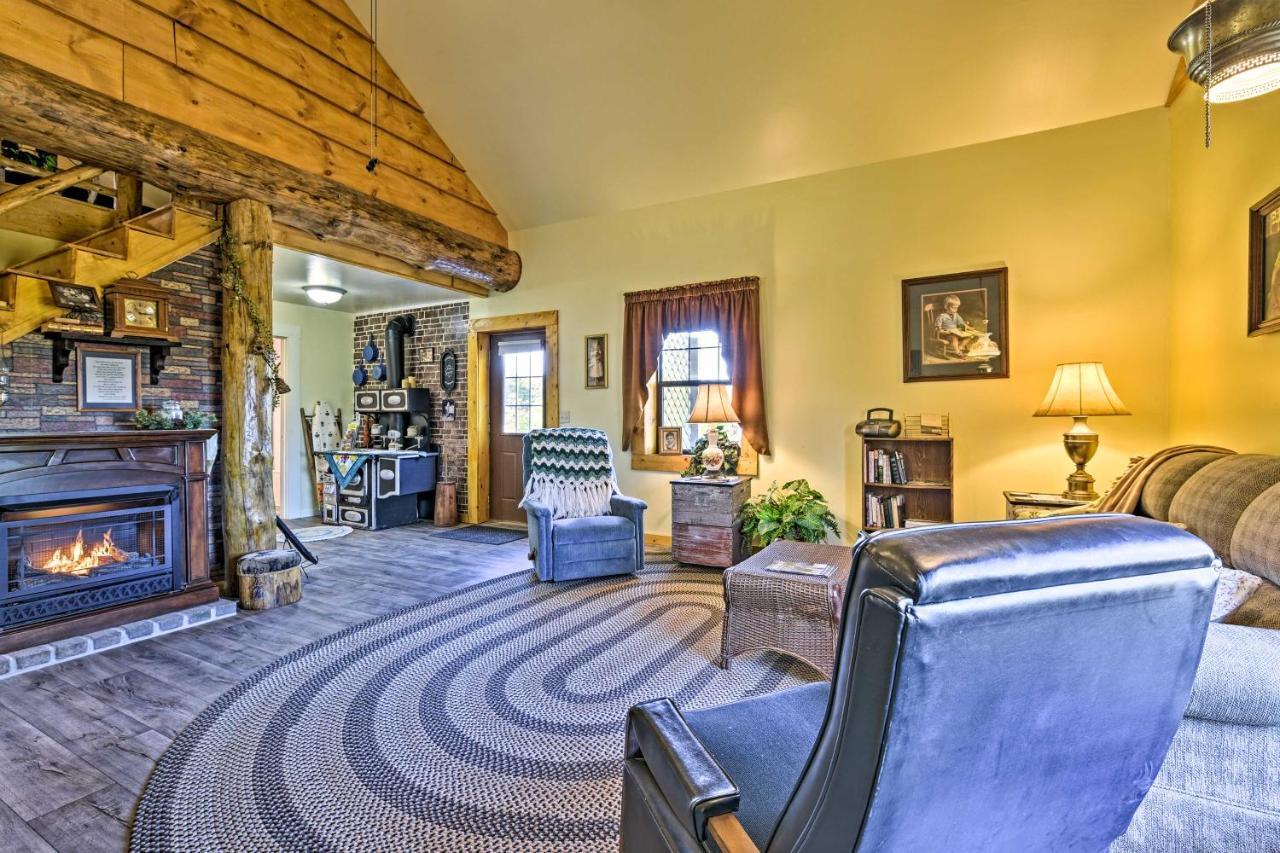 Honey House Cabin - A Quiet Countryside Retreat! Nappanee Kültér fotó