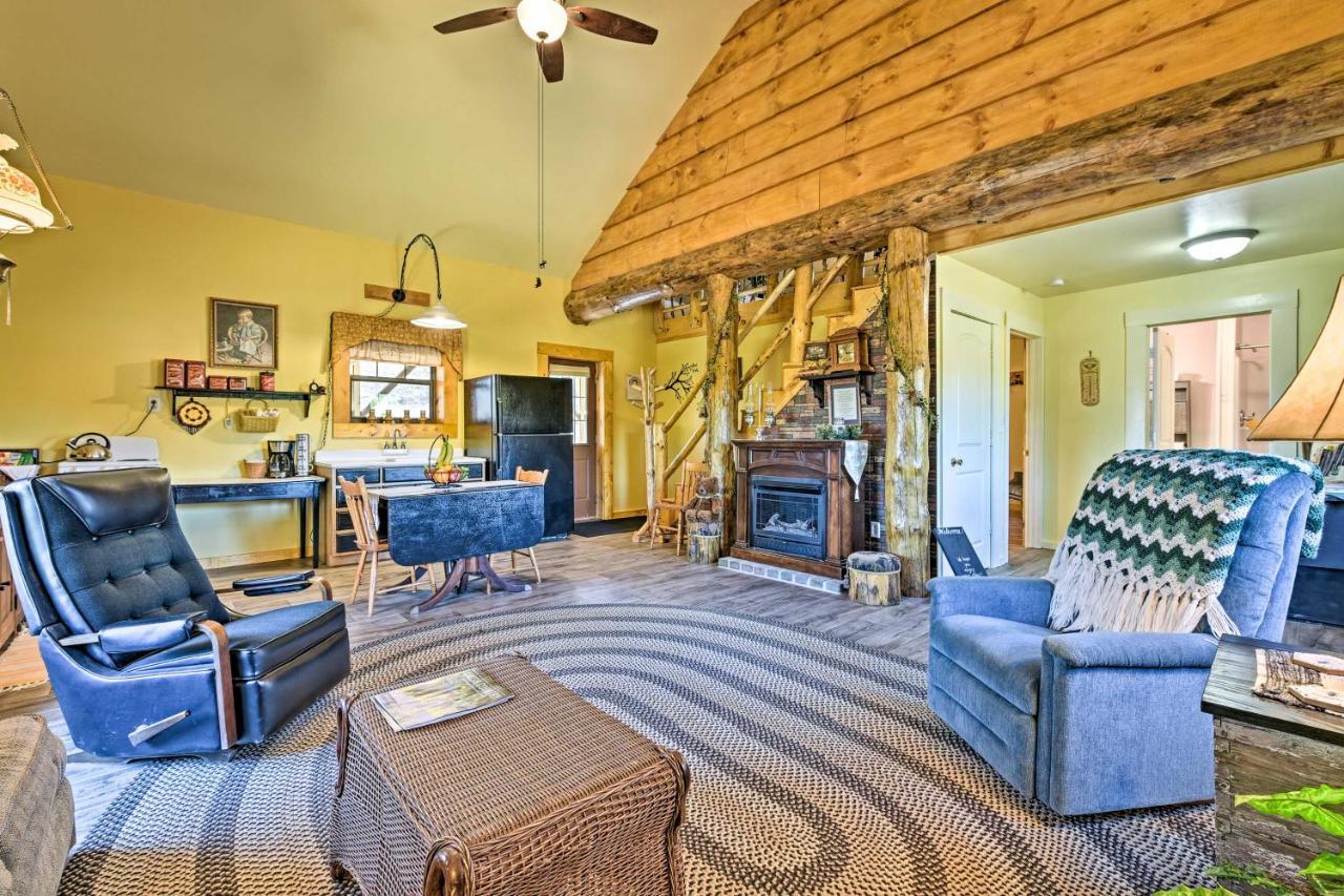 Honey House Cabin - A Quiet Countryside Retreat! Nappanee Kültér fotó