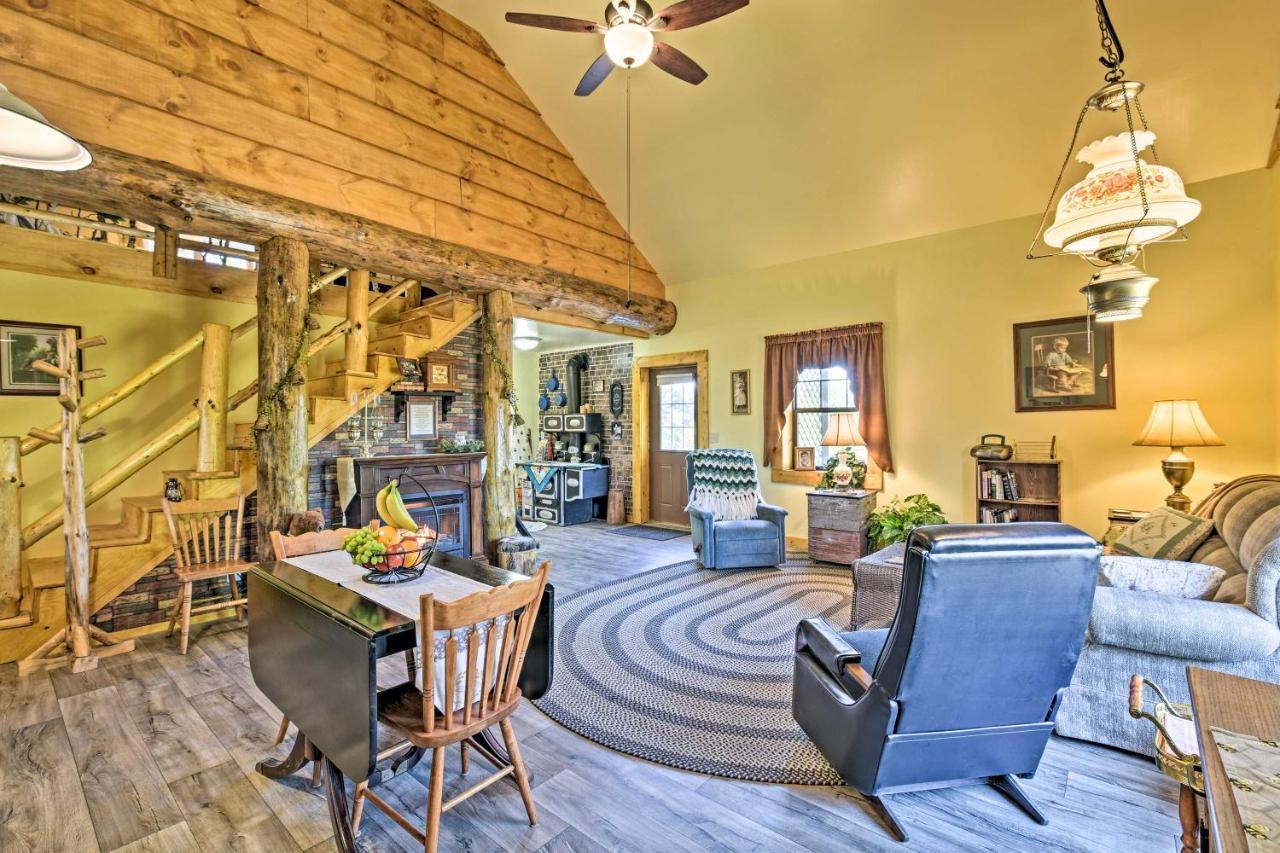 Honey House Cabin - A Quiet Countryside Retreat! Nappanee Kültér fotó
